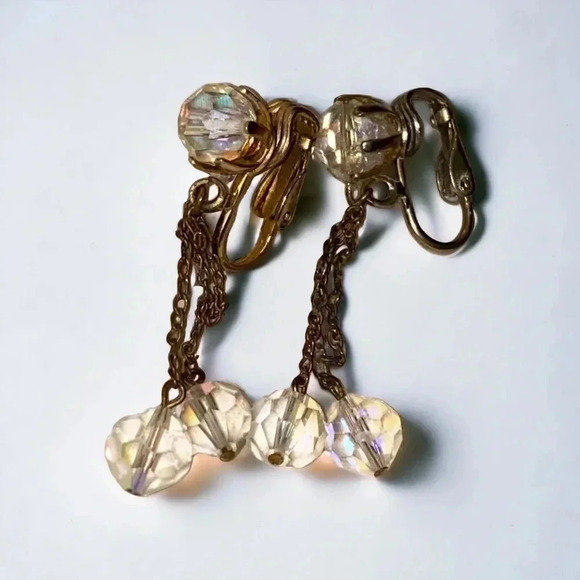 Vintage Crystal Bead Beaded Dangle Gold Tone Clip On Earrings - Picture 1 of 2